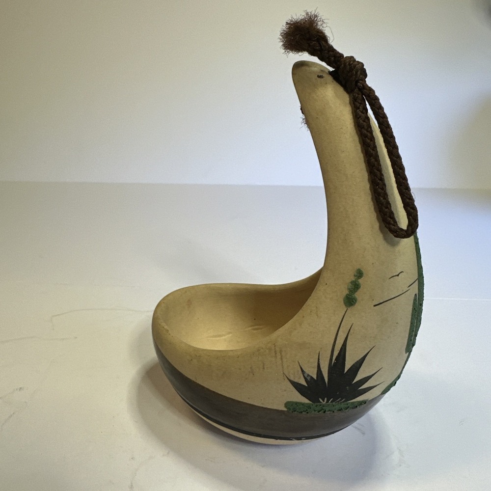 Vintage Southwestern Tawa Pottery Hanging Bird Feeder‎